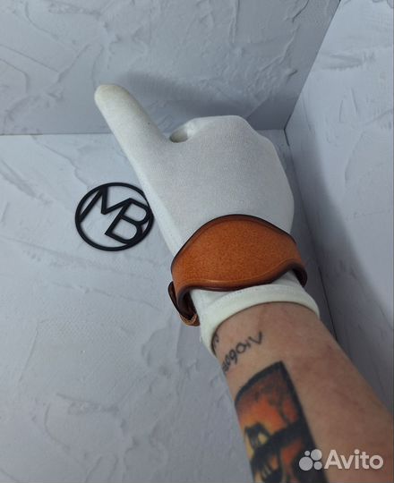 Кожаный браслет