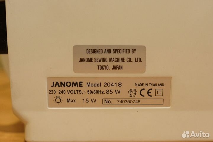 Швейная машина Janome