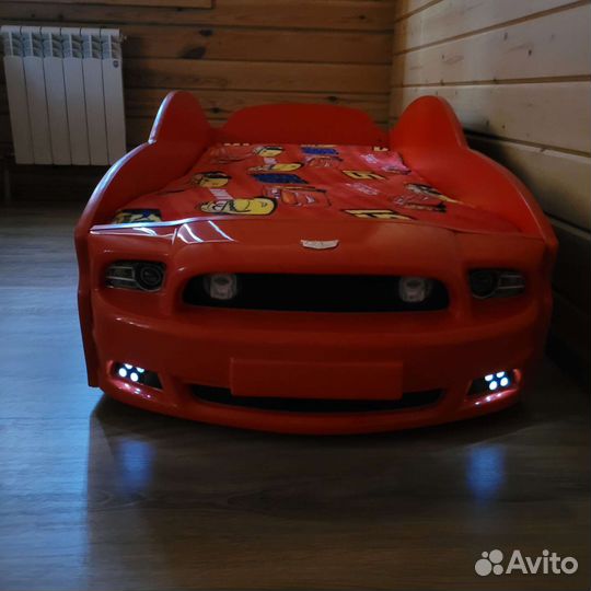 Детская кроватка машинка