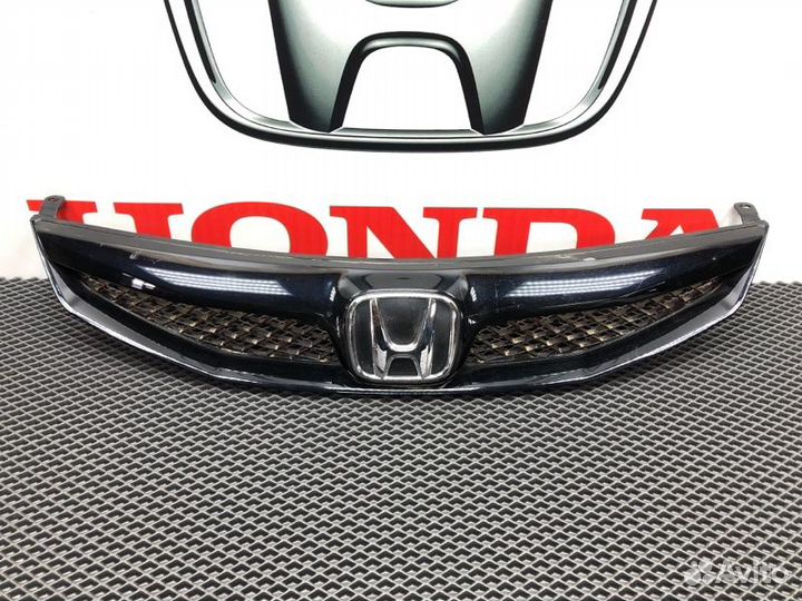 Решетка радиатора передняя Honda Civic FD(4Д) 2010