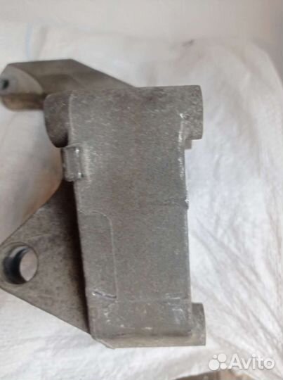 Крепление генератора granta