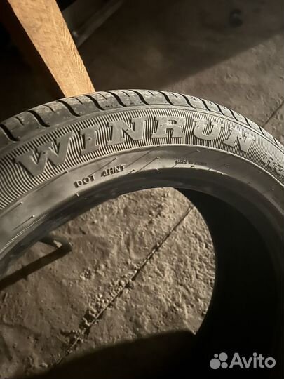 Winrun R330 215/55 R17