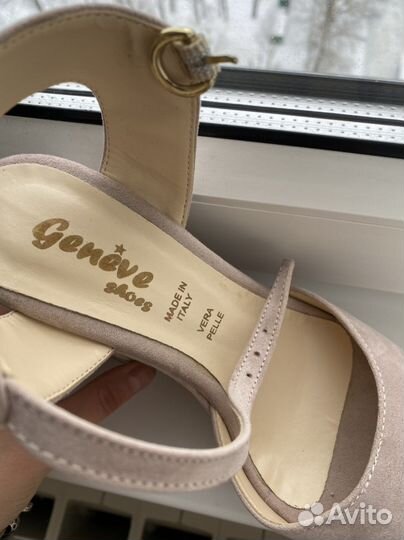 Босоножки 35