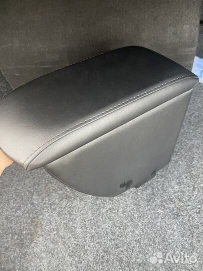 Подлокотник volkswagen polo liftback