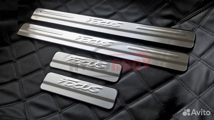 Накладки на пороги для Ford Focus 3