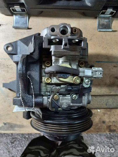 Компрессор кондиционера Subaru Legacy