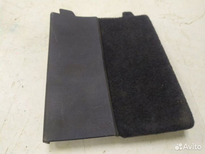 Заглушка задняя правая Volkswagen Touareg