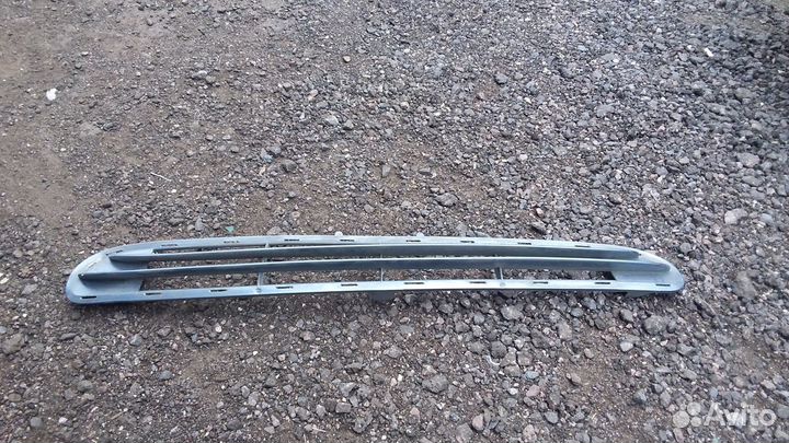 Решетка переднего бампера Ford Mondeo 96-00