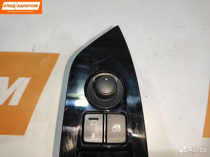 Блок управления стеклоподъемниками передней левой