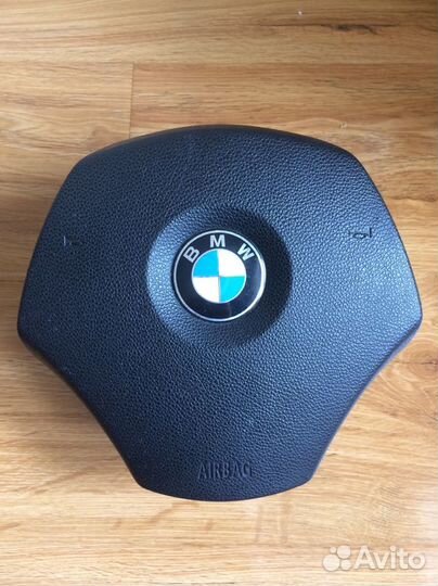Подушка безопасности водителя AirBag на BMW 3