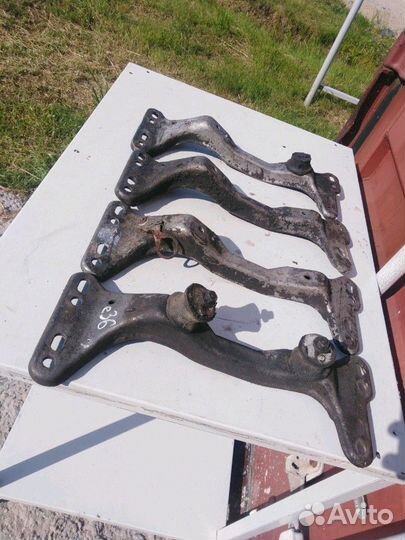 Бмв Е36 траверса МКПП, вертолёт