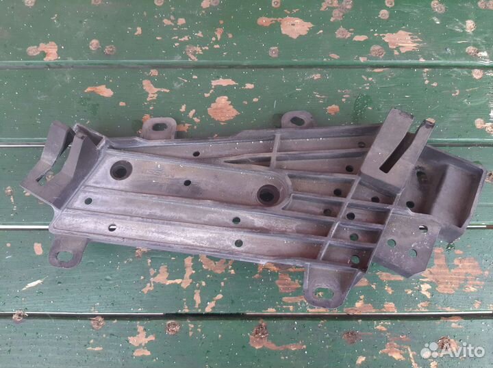 Кронштейн фары Infiniti M25 M37 M56 Q70 Y51