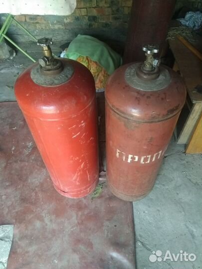 Продам 2 газовых баллона
