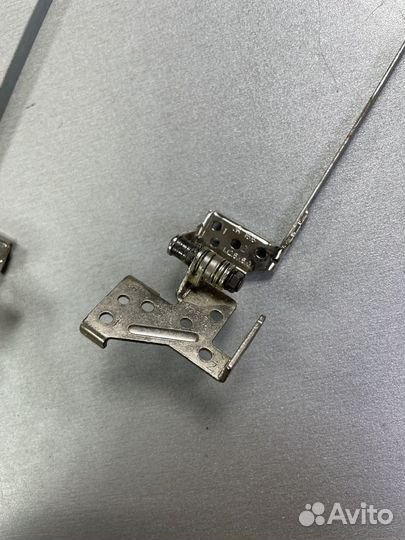 Петли для ноутбука Toshiba Satellite C660