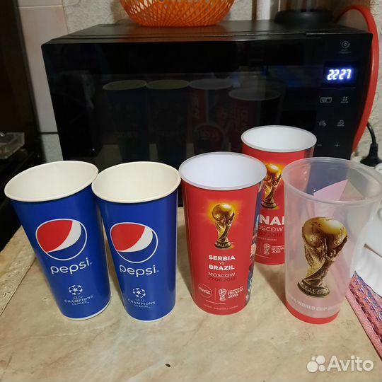 Стаканы после чемпионата мира по футболу 2018 года