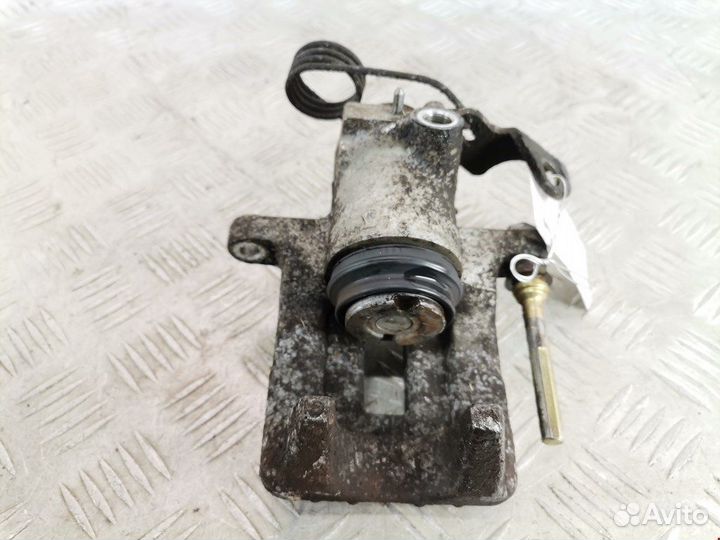 Суппорт задний левый для Volkswagen Passat 5