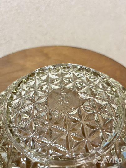 Стеклянные конфетницы Уршельского завода