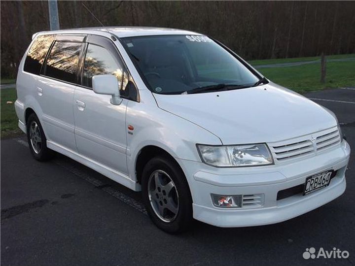 В разборе Mitsubishi Chariot 3 2003