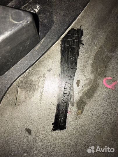 Накладка порога правая Jaguar XE GX73101D56A