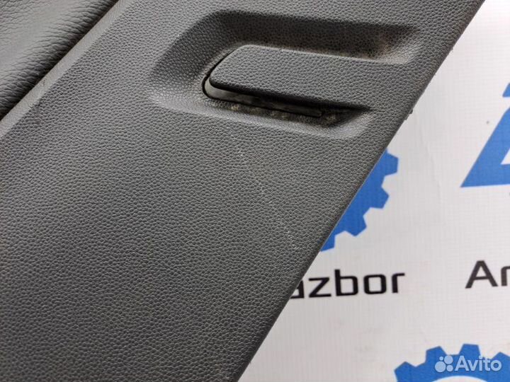 Обшивка салона правая Opel Astra H 1.6 Z16XER