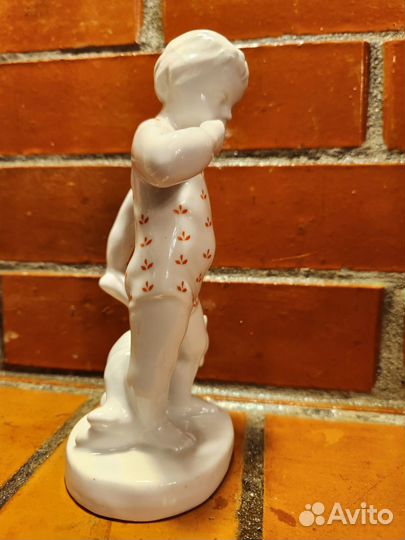 Статуэтка мальчик С мишкой Песочное оригинал 1953г