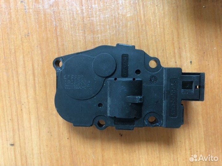 Сервопривод заслонок печки Mercedes-Benz C-Class