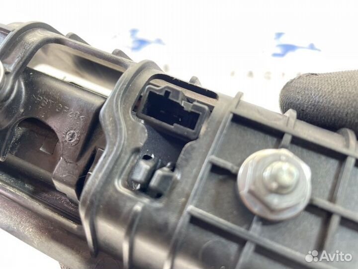 Кнопка открывания багажника Volkswagen Jetta 6 1.4