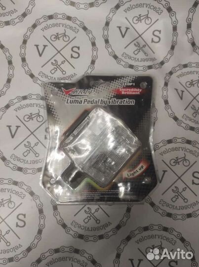 Светящиеся педали на велосипед