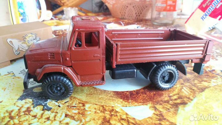 Модель ЗИЛ 4331 фургон