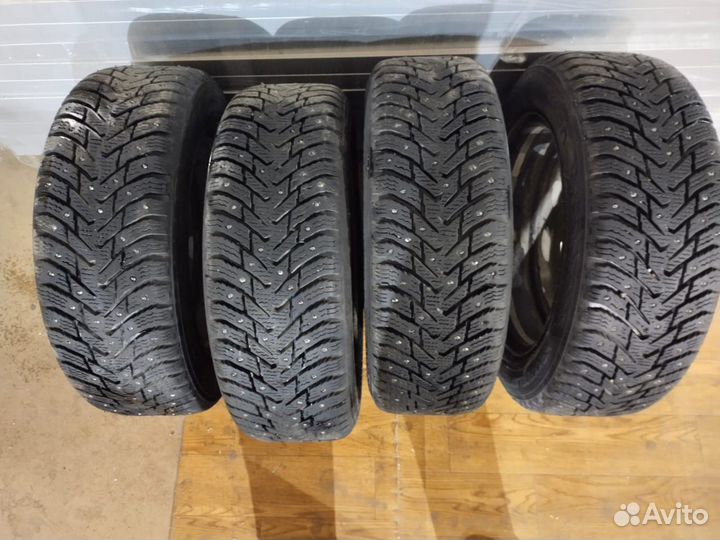 Nokian Tyres Hakkapeliitta 8 185/60 R15