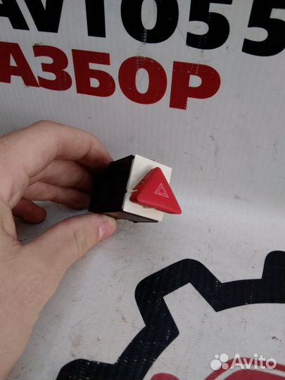 Кнопка аварийной сигнализации Vw Passat B6 2.0