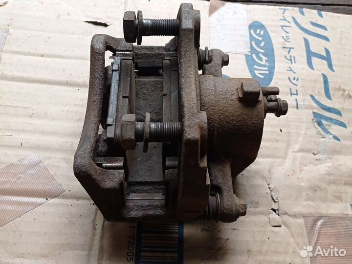 Суппорт перед Nissan Primera P12 оригинал