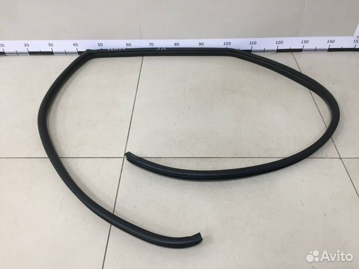 Уплотнитель проема двери задней левой Kia Ceed ED