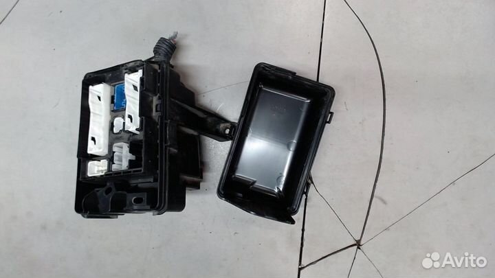 Корпус блока предохранителей Toyota Tundra, 2012