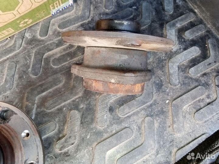 Передние ступицы