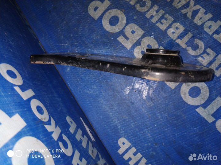 Правый кронштейн заднего подрамника Nissan Teana