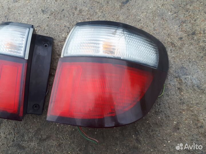 Стоп-сигнал пара Mazda 626 Capella 1998г