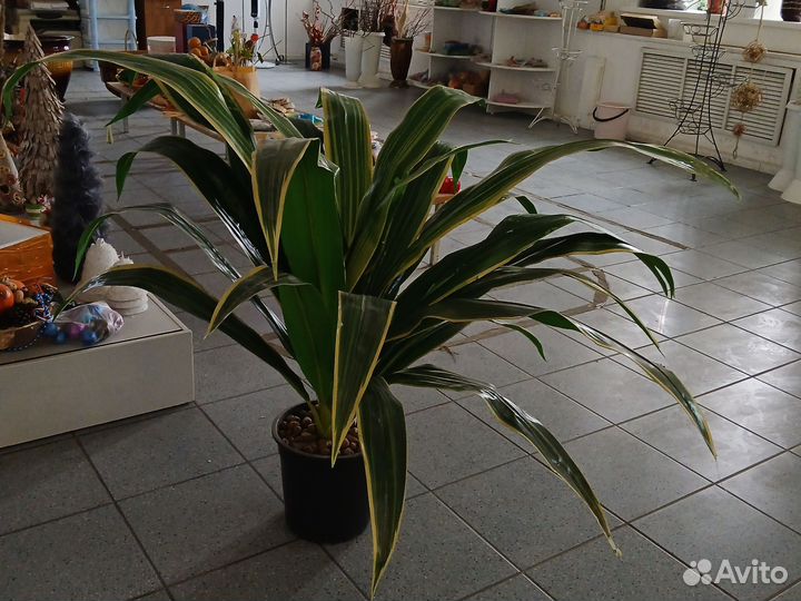 Цветок искусственный