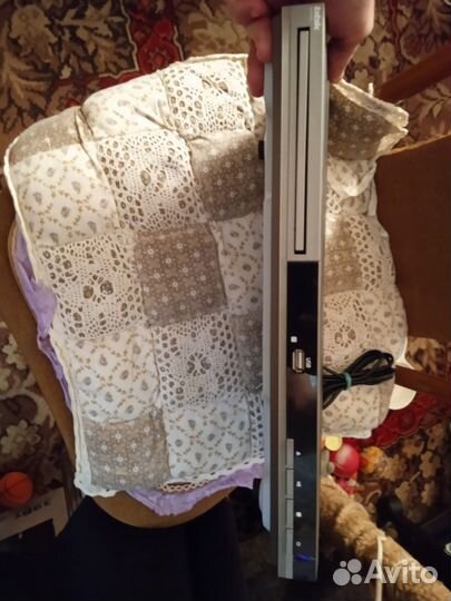 DVD плеер караоке и два микрофонами