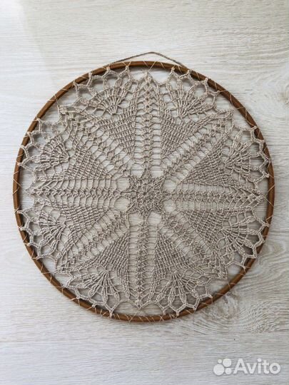 Вязаная салфетка