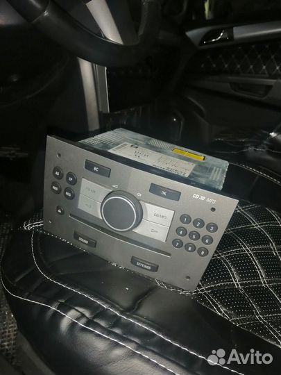 Штатный магнитофон Opel Astra H