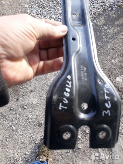 Джили тугелла крепление замка капота Tugella FY11