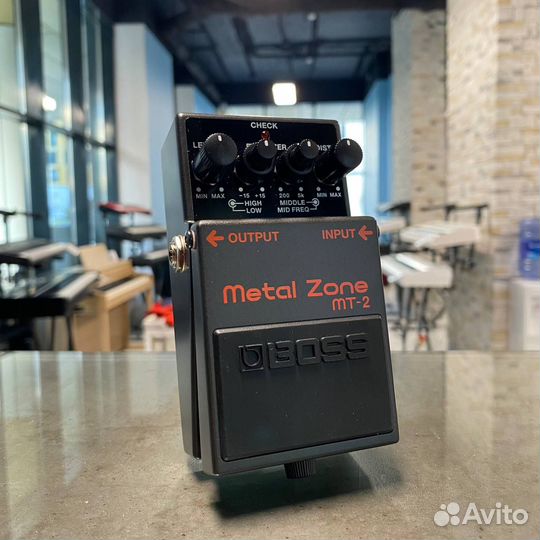 Гитарная педаль Boss MT-2