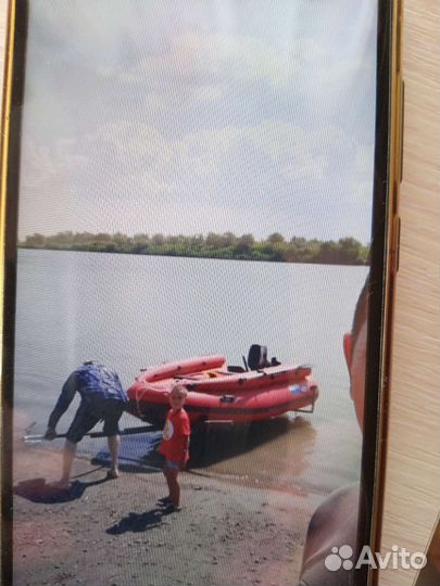 Продам трехместную лодку 