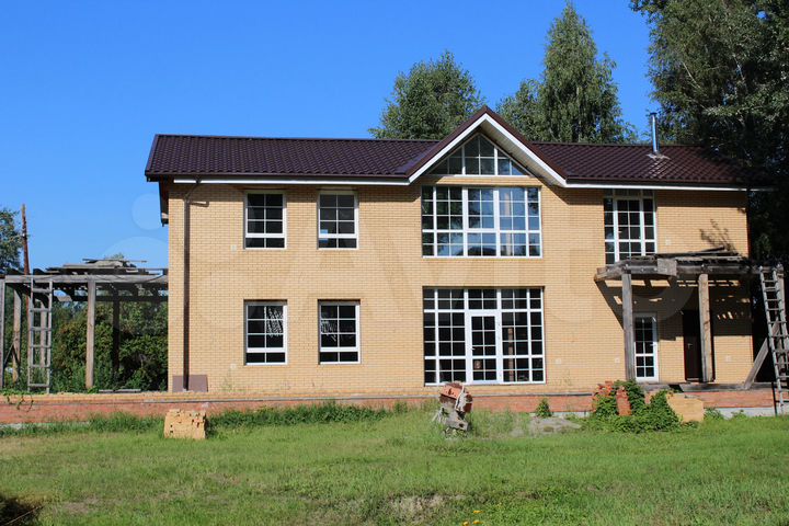 Дом 210 м² на участке 38 сот.