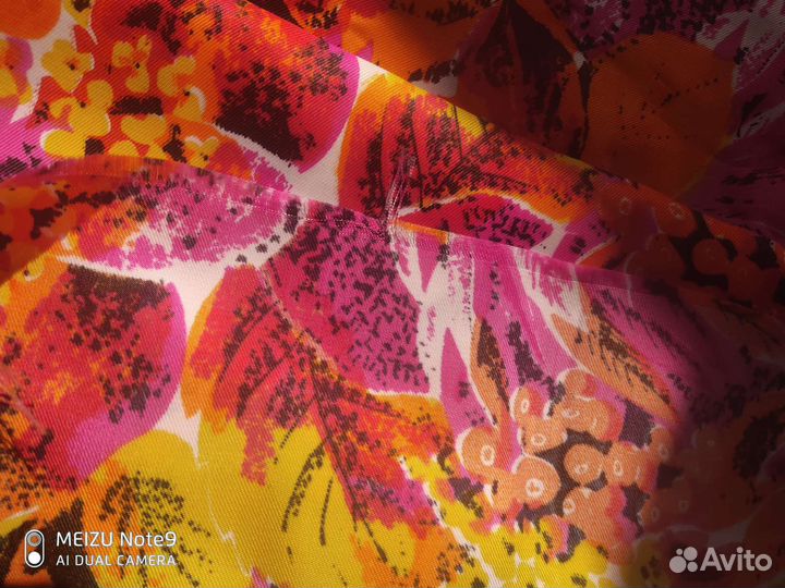 Ткань шелковая