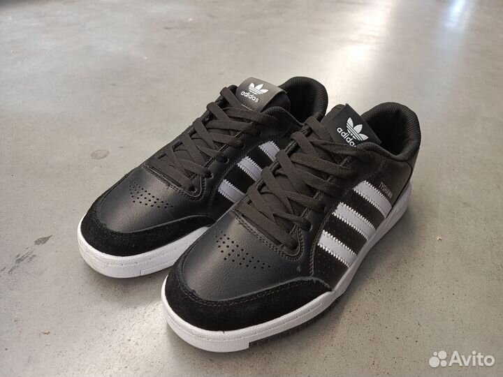 Кроссовки Adidas tyshawn