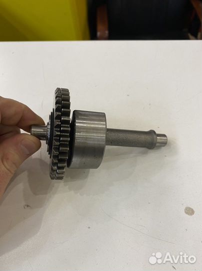 Вал балансирный с шестерней 1p63qml