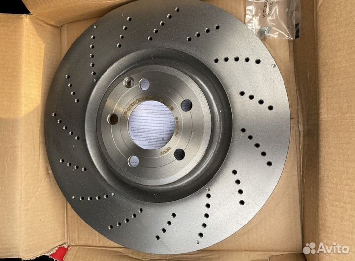 Диск тормозной Мерседес CLS 218 500 перед Brembo
