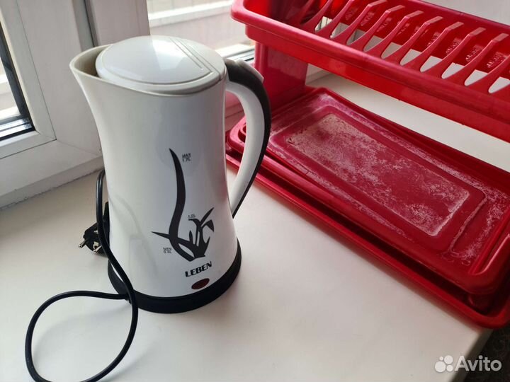 Посуда, чайник, вафельница